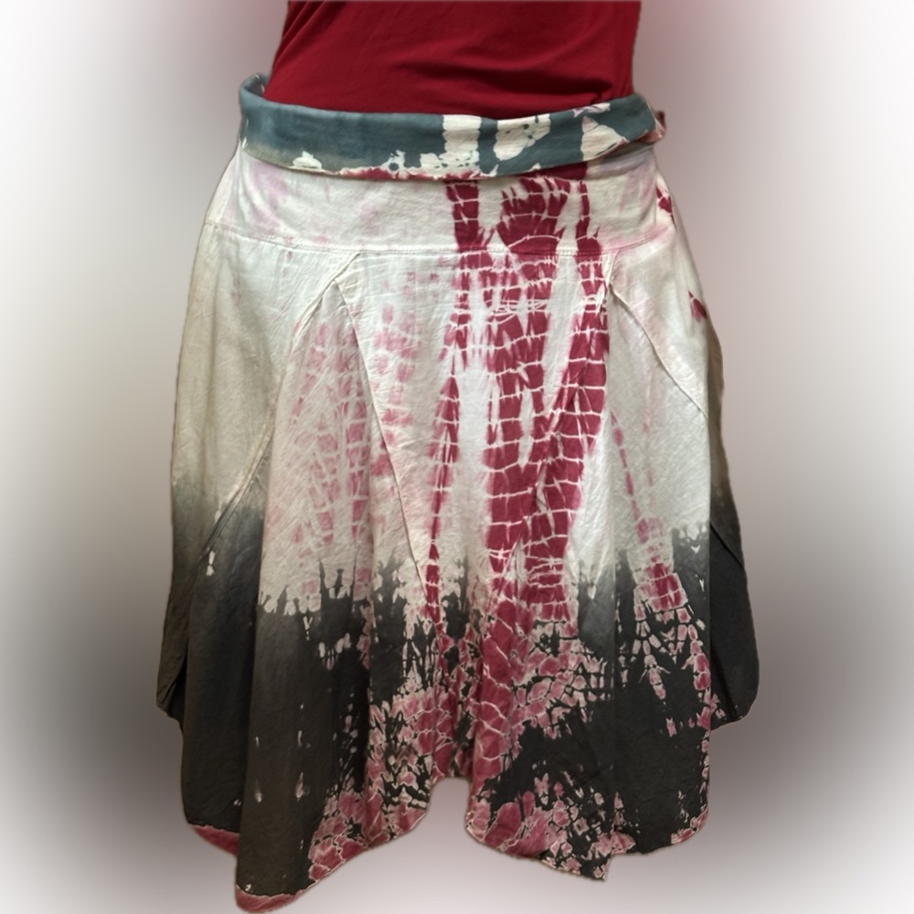 Stylish Women's Skirt - Pink and Black